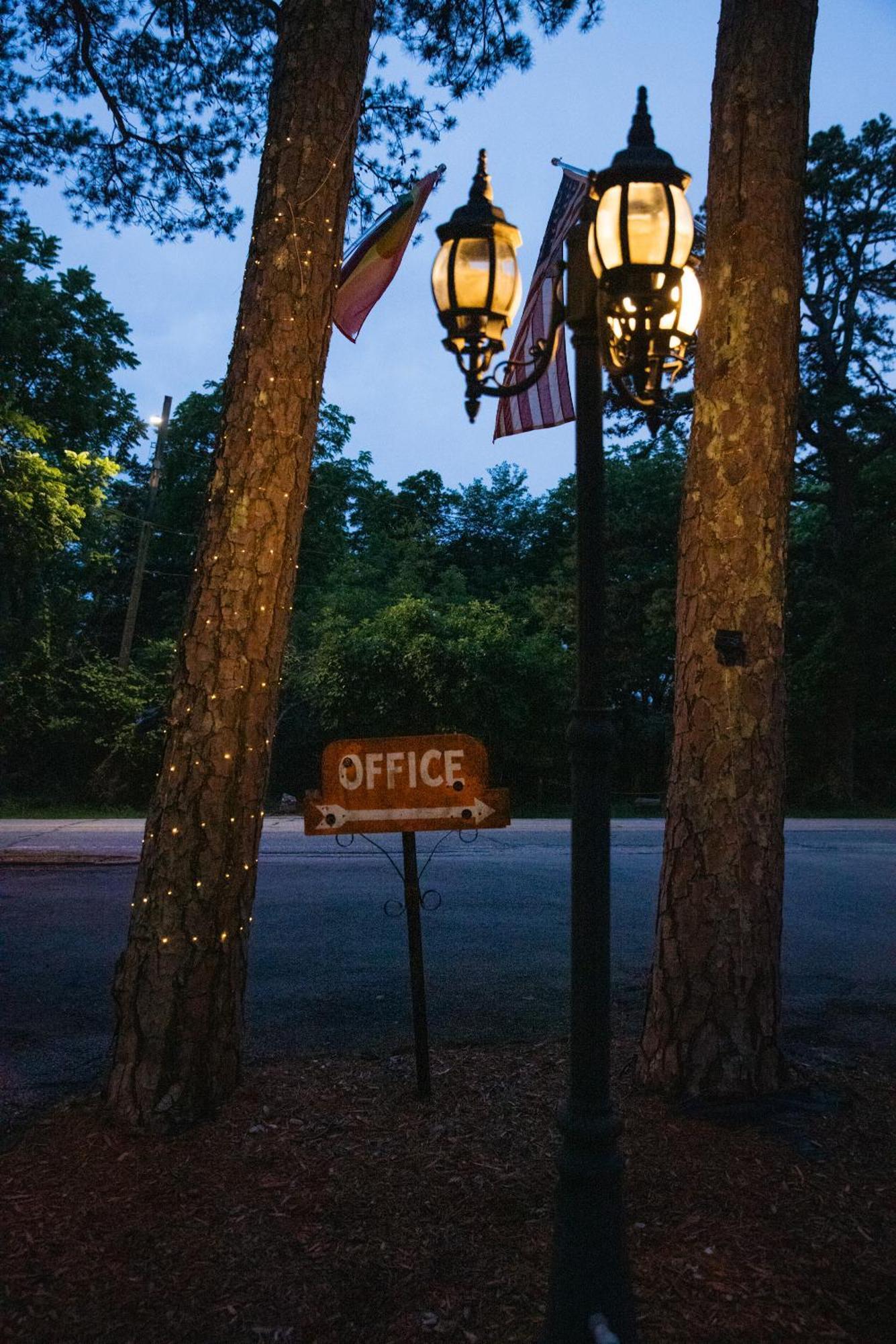 The Wanderoo Lodge Eureka Springs Buitenkant foto