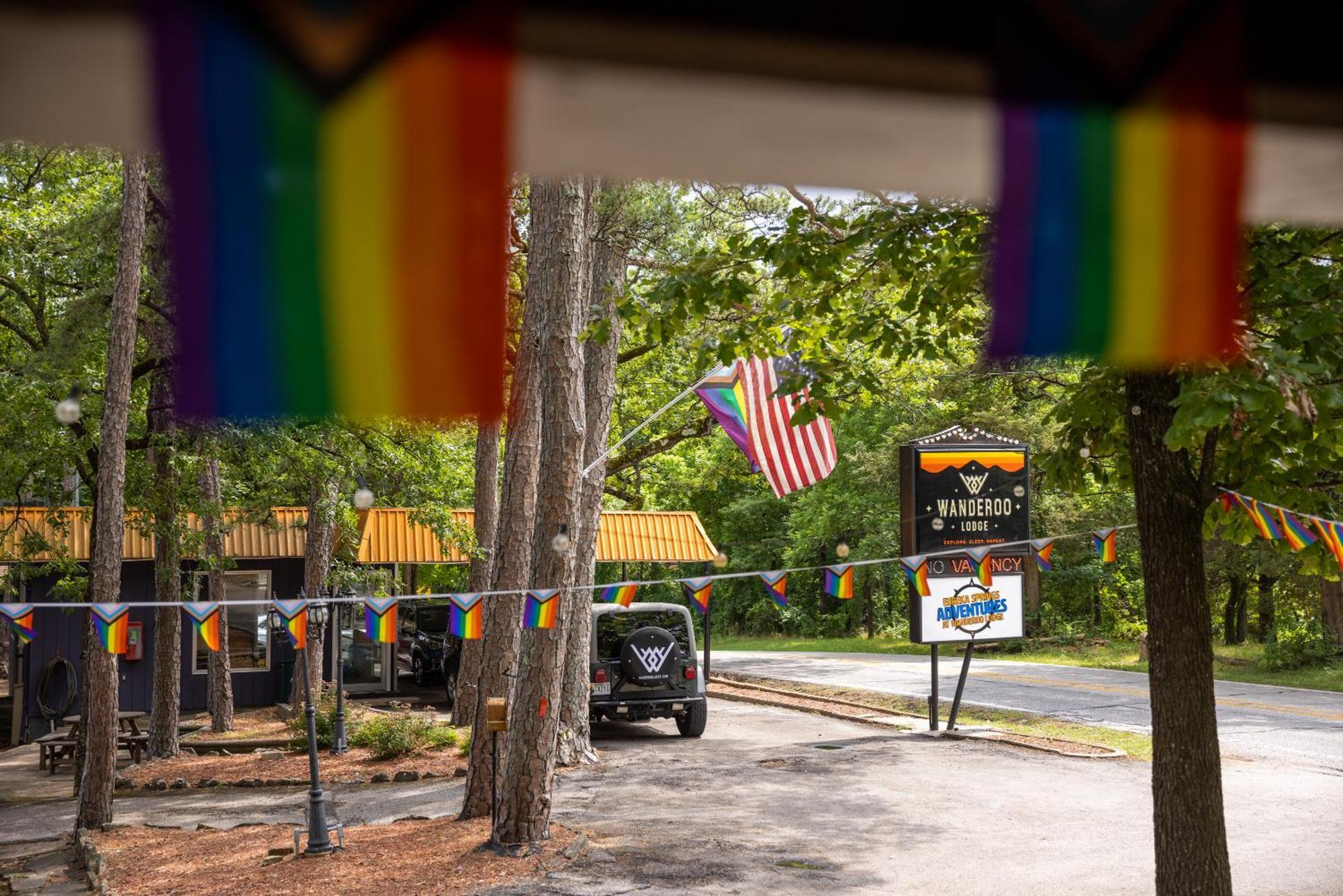 The Wanderoo Lodge Eureka Springs Buitenkant foto