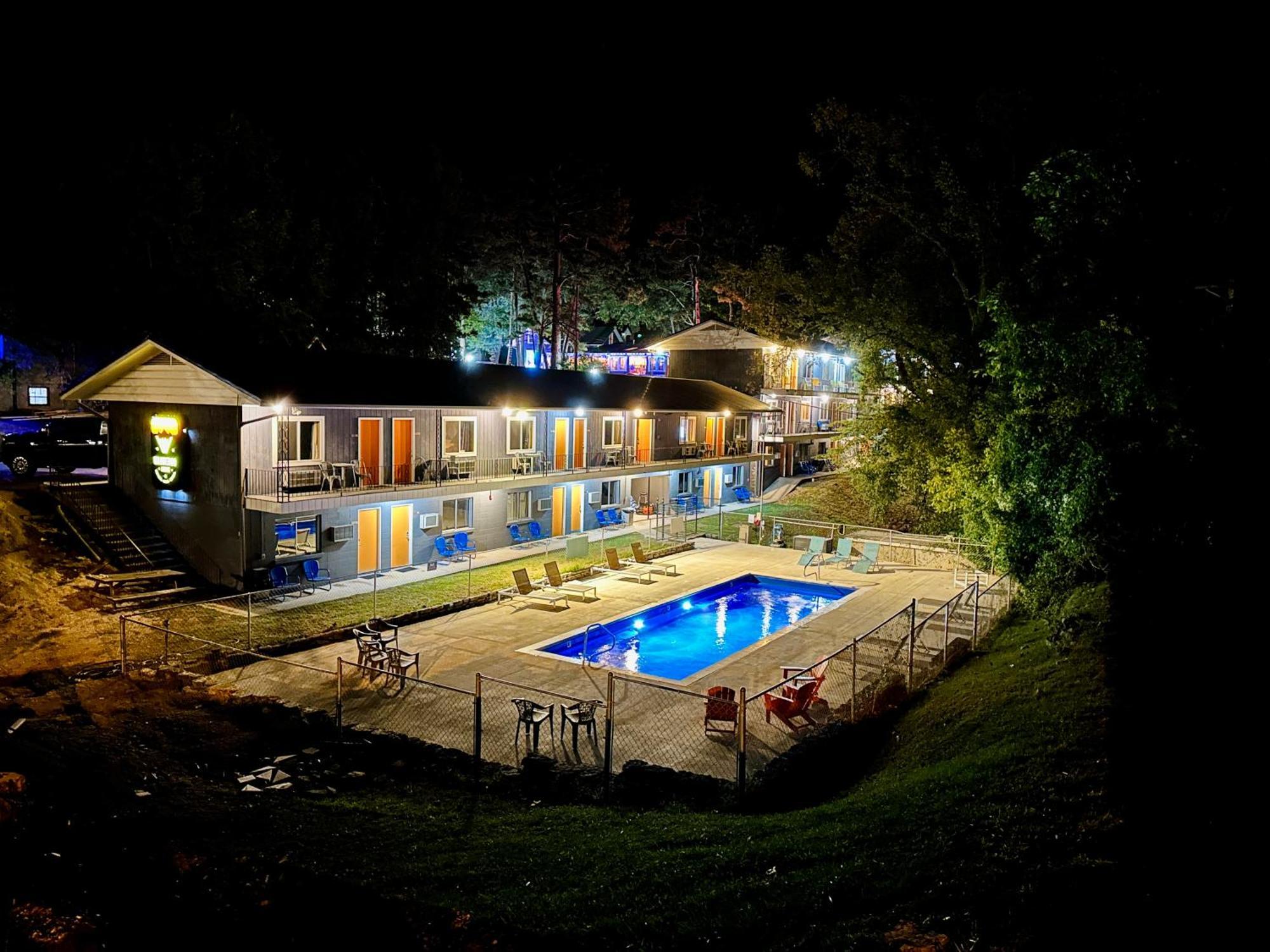 The Wanderoo Lodge Eureka Springs Buitenkant foto